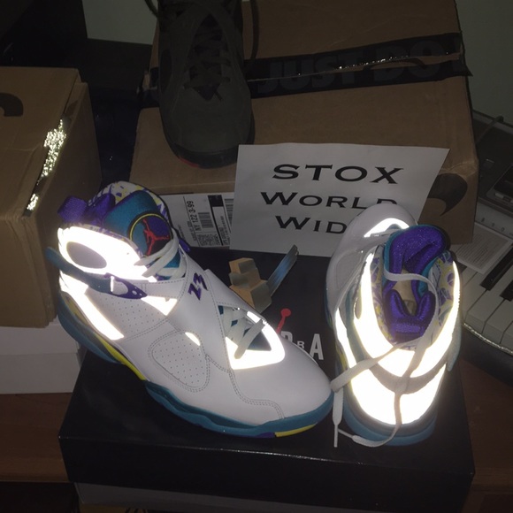 jordan reflective 8